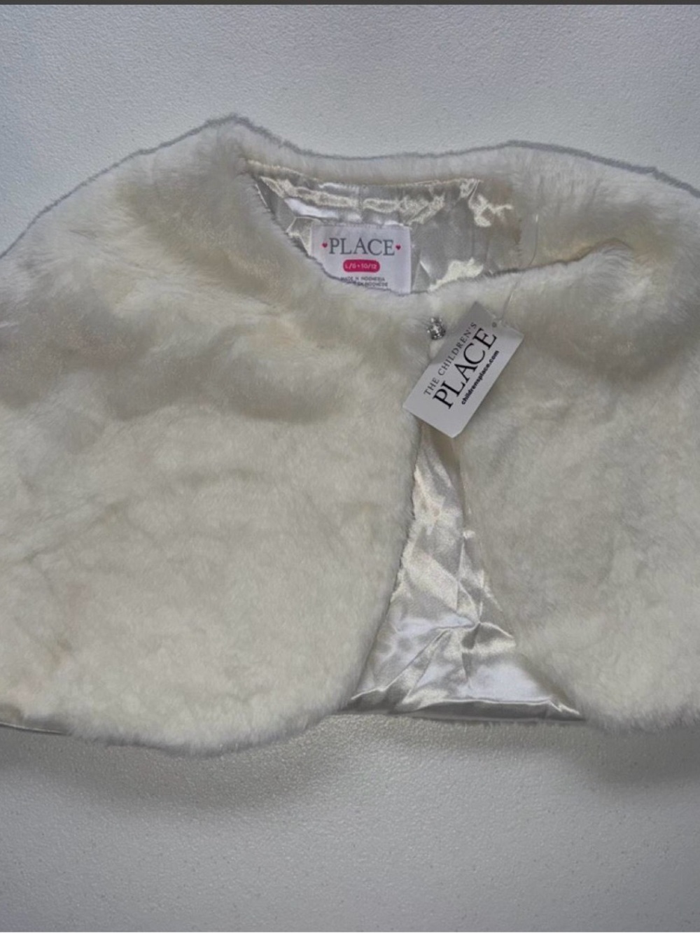 The Children's Place Girls' Cream Faux Fur Cape T0104